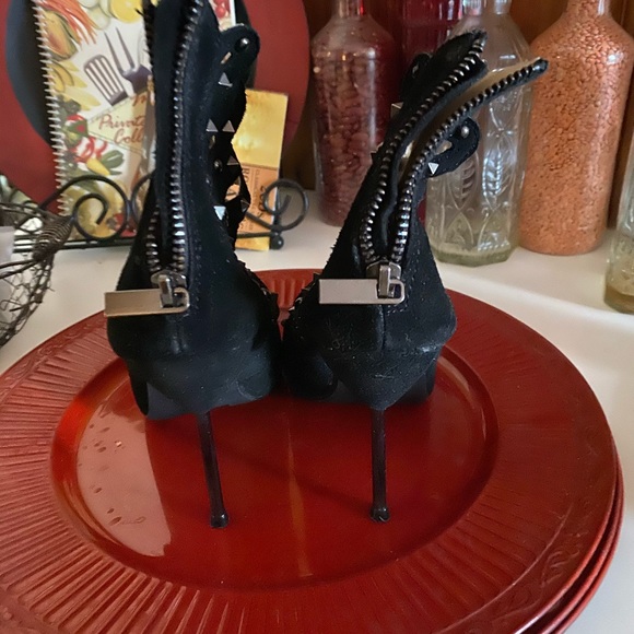 Fancy High Heels - Picture 2 of 4